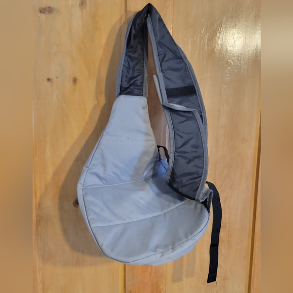 CTV 2010 Olympic side carry bag in like new shape - Picture 2 of 5